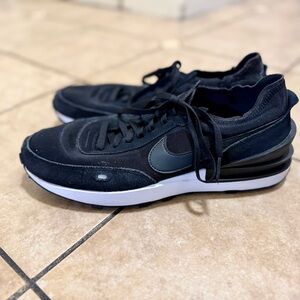 Nike Men's waffle one Black and White Low-Top Sneakers